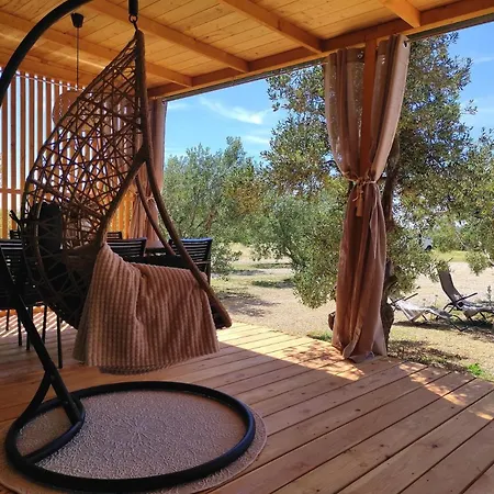 مكان تخييم Zen Zone Premium Mobile