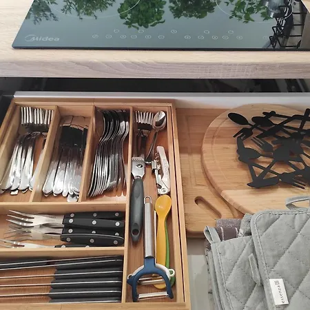 مكان تخييم Zen Zone Premium Mobile *