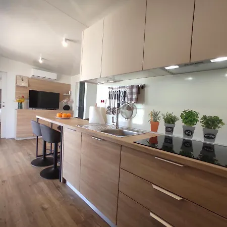 Zen Zone Premium Mobile مكان تخييم دراغ