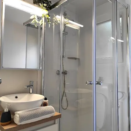 مكان تخييم Zen Zone Premium Mobile