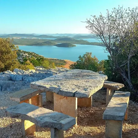 مكان تخييم Zen Zone Premium Mobile